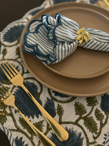 Winter Vine Scalloped Placemat