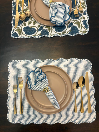 Winter Vine Scalloped Placemat