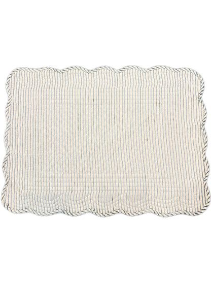 Winter Vine Scalloped Placemat